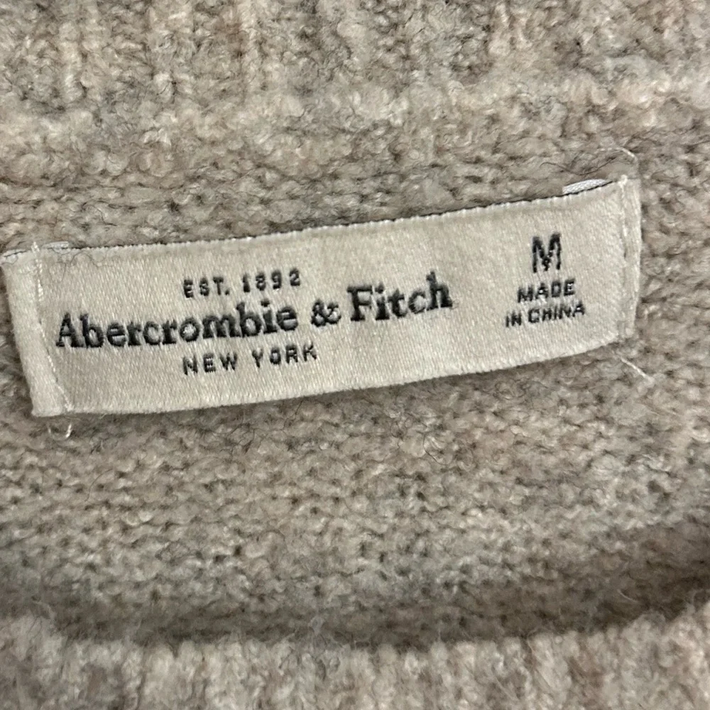Abercrombie & Fitch Beige Penguin Crew Neck Ribbed Long Sleeves Sweater Medium - Picture 5 of 5
